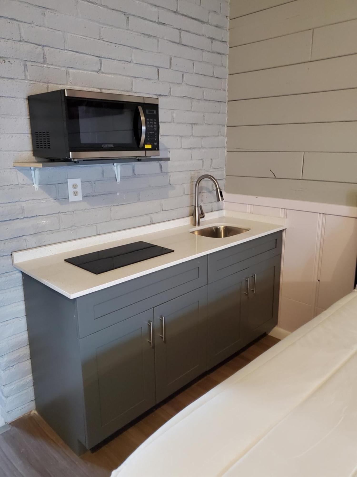 Hollywood Gardens Inn & Suites Экстерьер фото